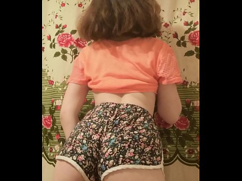 ❤️ Babe żagħżugħa sexy tqaxxir ix-xorts tagħha fuq il-kamera ❌ Super sess f'mt.sexera.ru ❌️